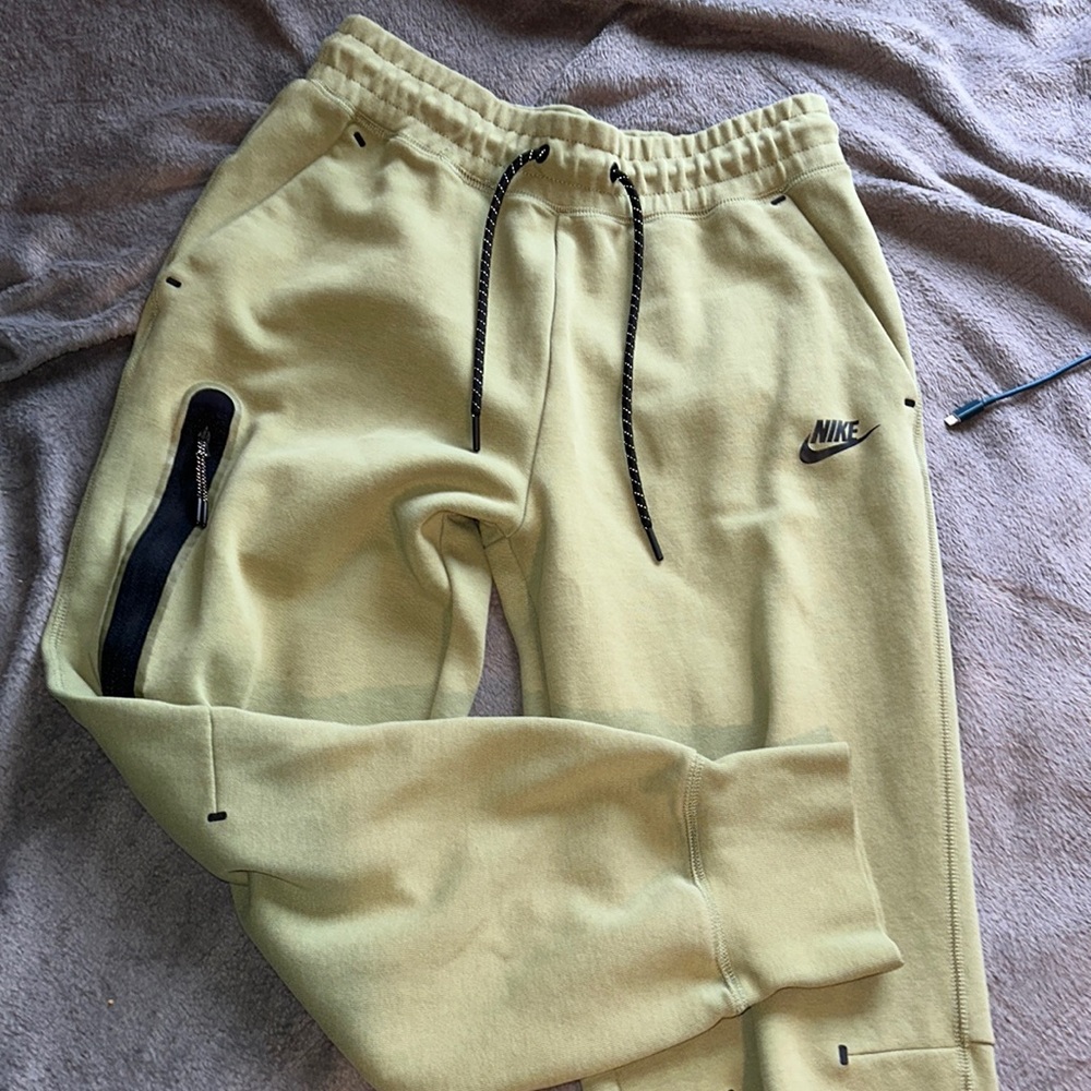 Green Nike Sweatpants